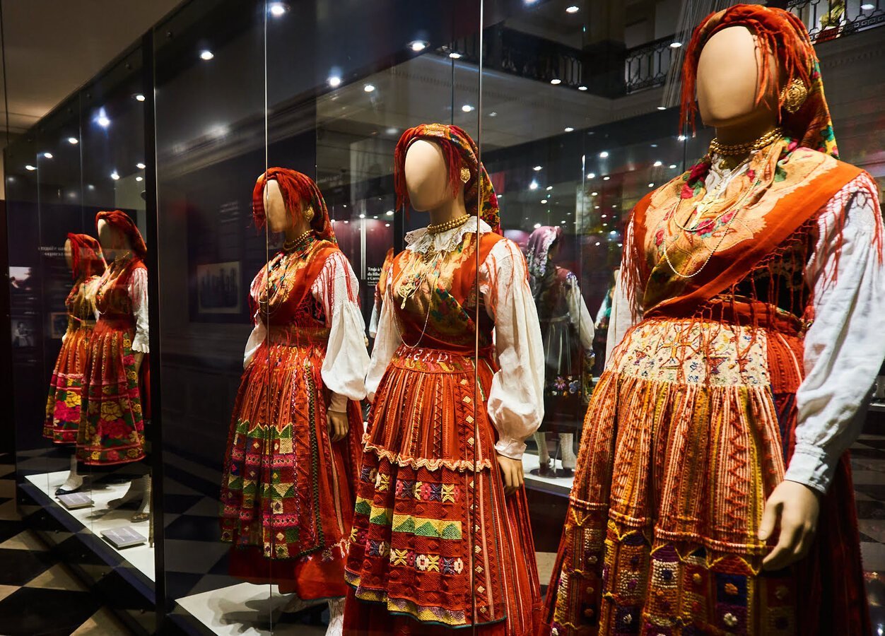 🏛️ 의상 박물관(무제우 두 트라제 드 비아나 두 카스텔루)